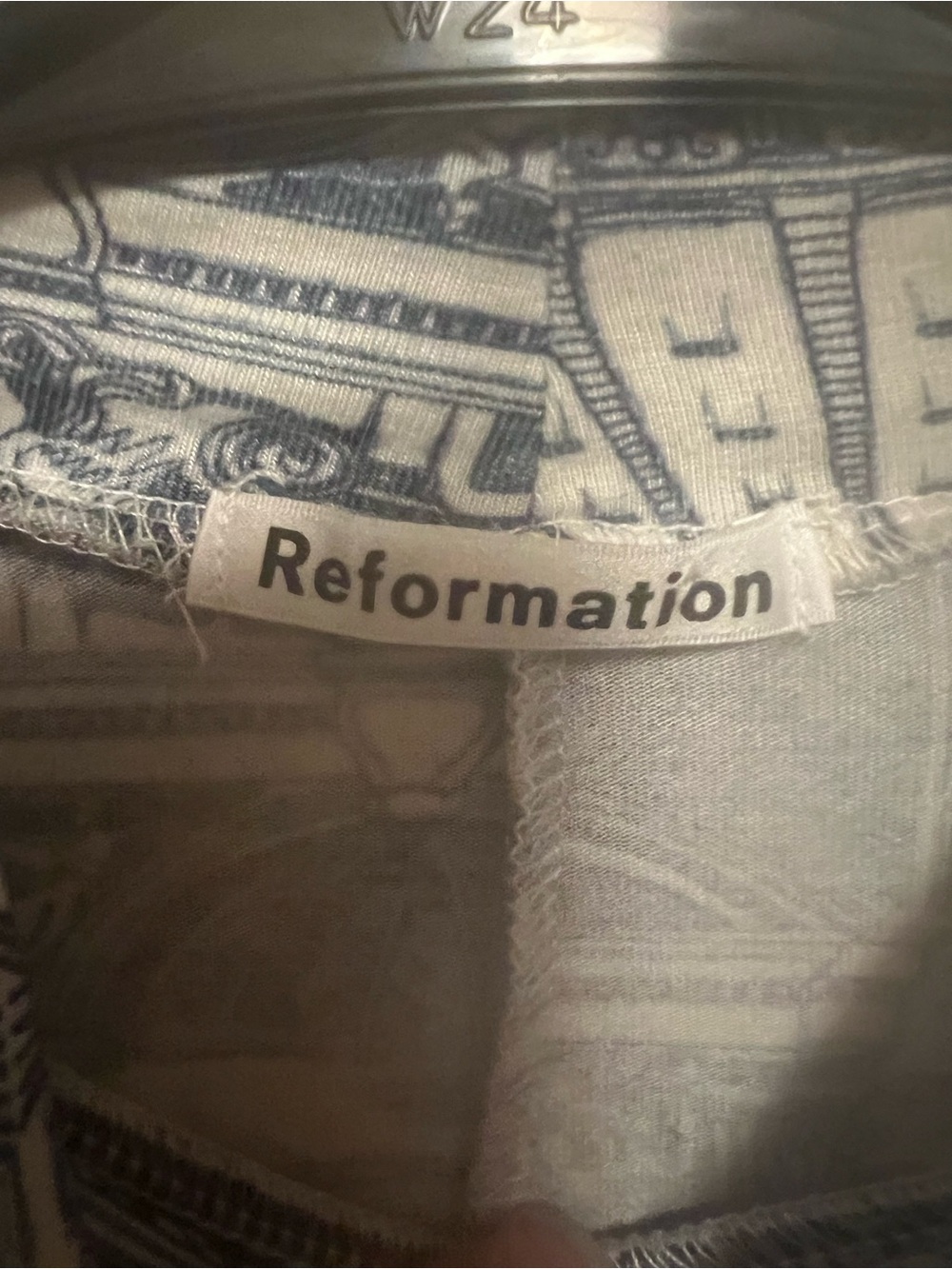 Reformation Bailey Top - Picture 3 of 9